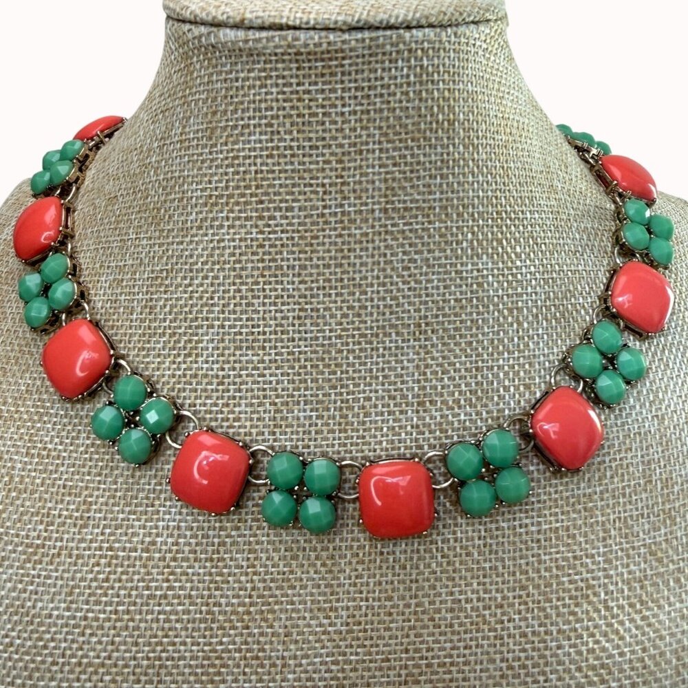 J.Crew Statement‎ Necklace With Coral & Green Beads Gold-Tone Chain